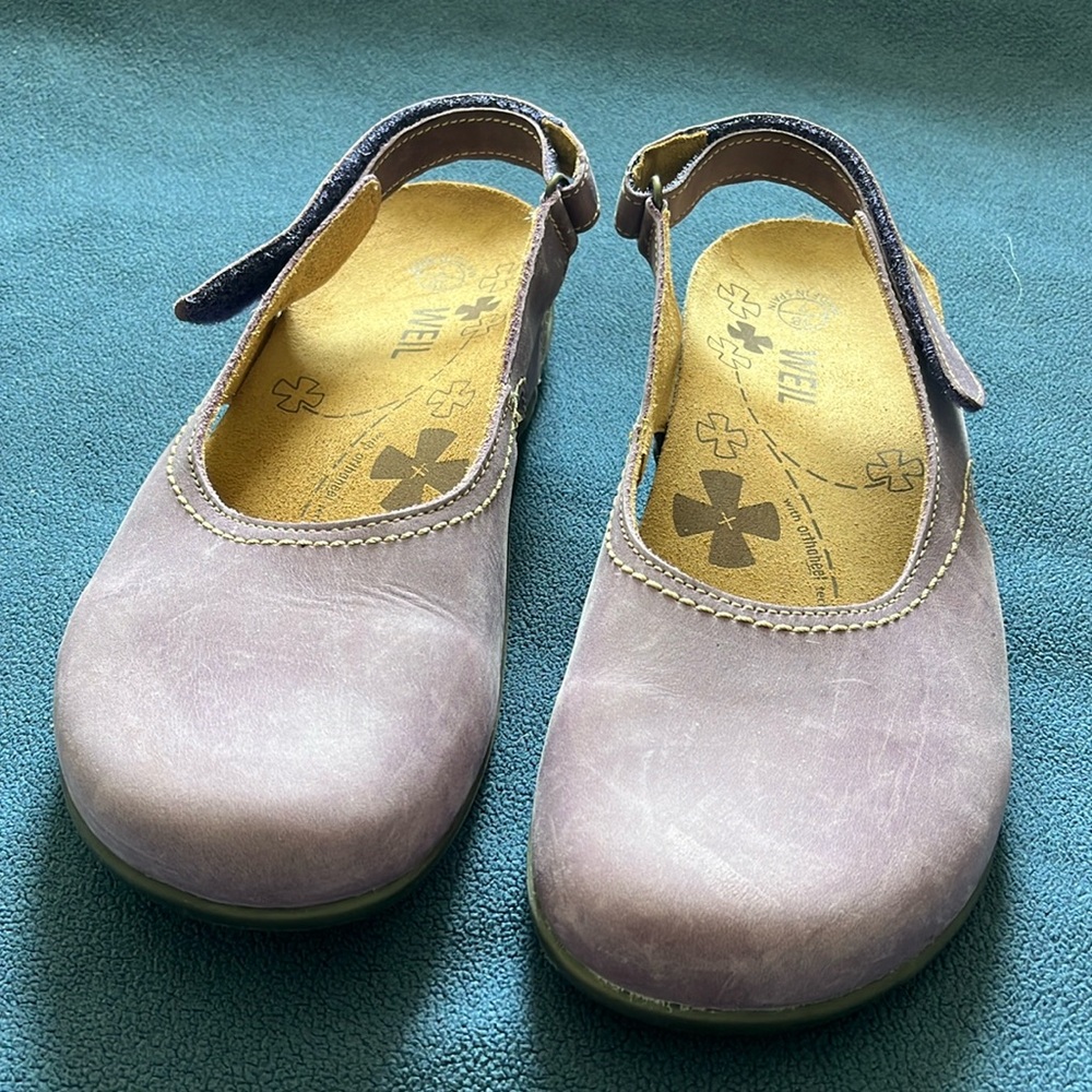 Women’s Dr Weil Purple Mary Jane’s, size 7